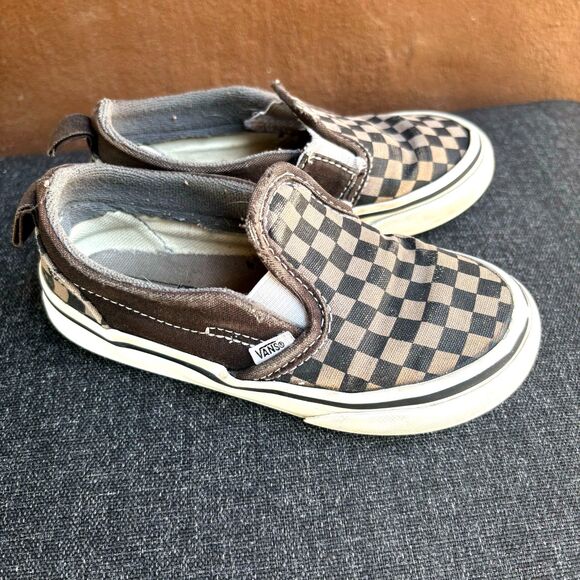 Vans Toddler Classic Slip-On V Checkerboard Shoe in Gray + Black - Picture 3 of 6